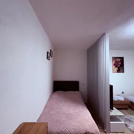 Azra Apartamento